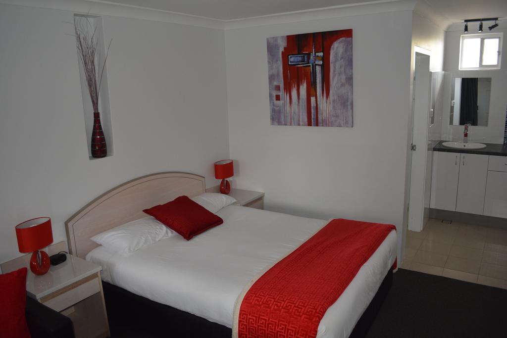 טארי Alabaster Motor Inn מראה חיצוני תמונה