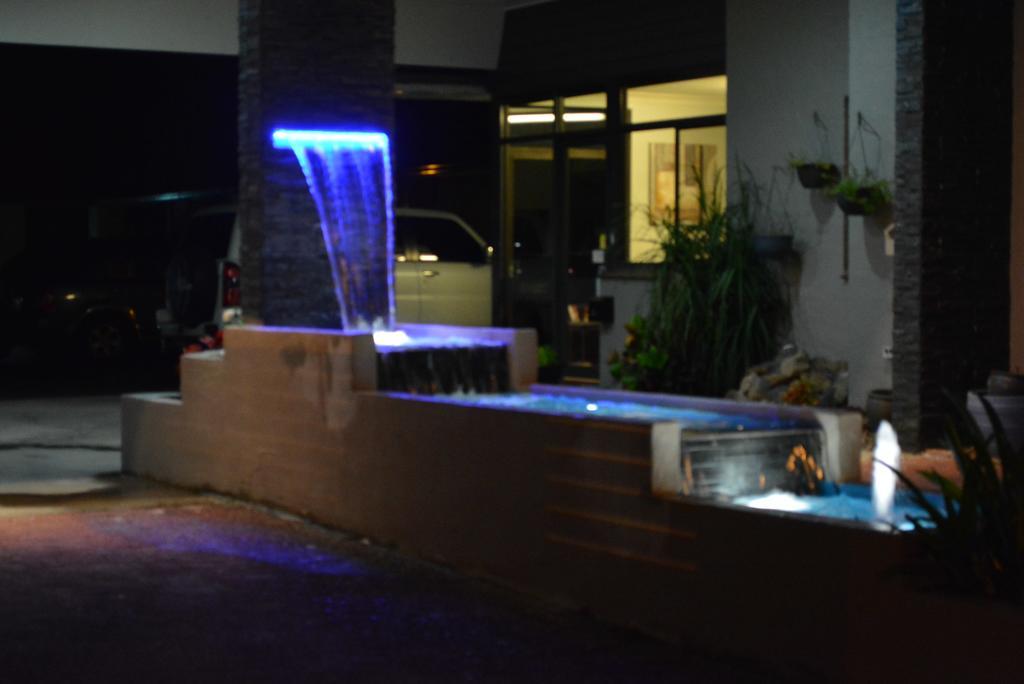 טארי Alabaster Motor Inn מראה חיצוני תמונה