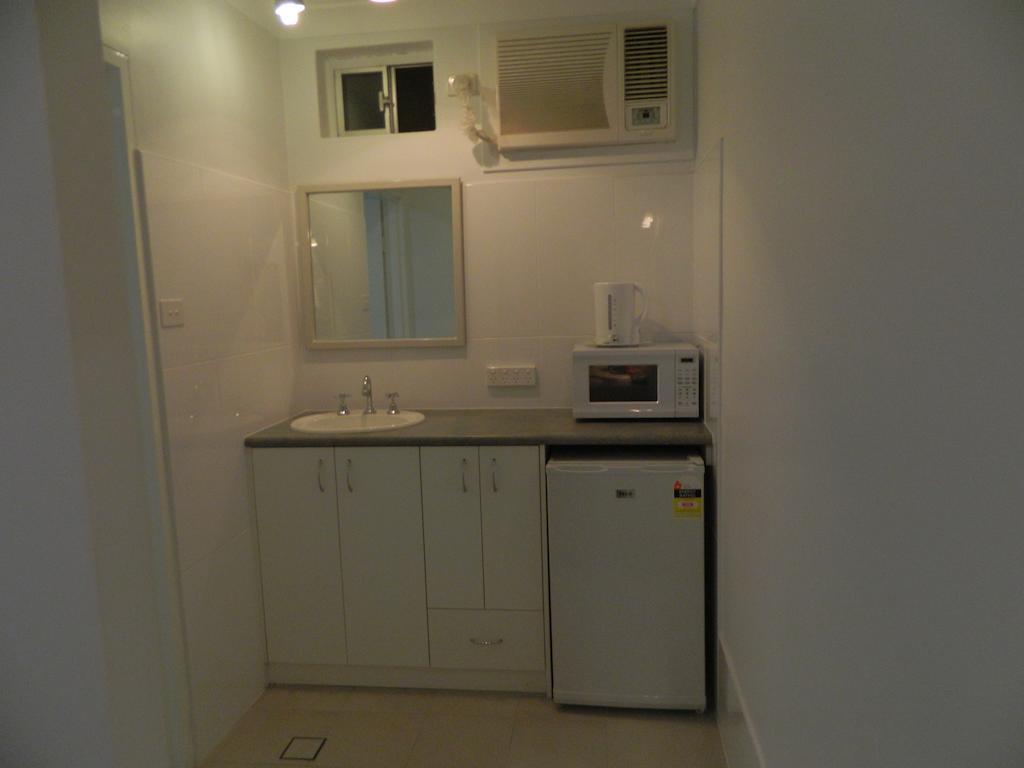 טארי Alabaster Motor Inn מראה חיצוני תמונה