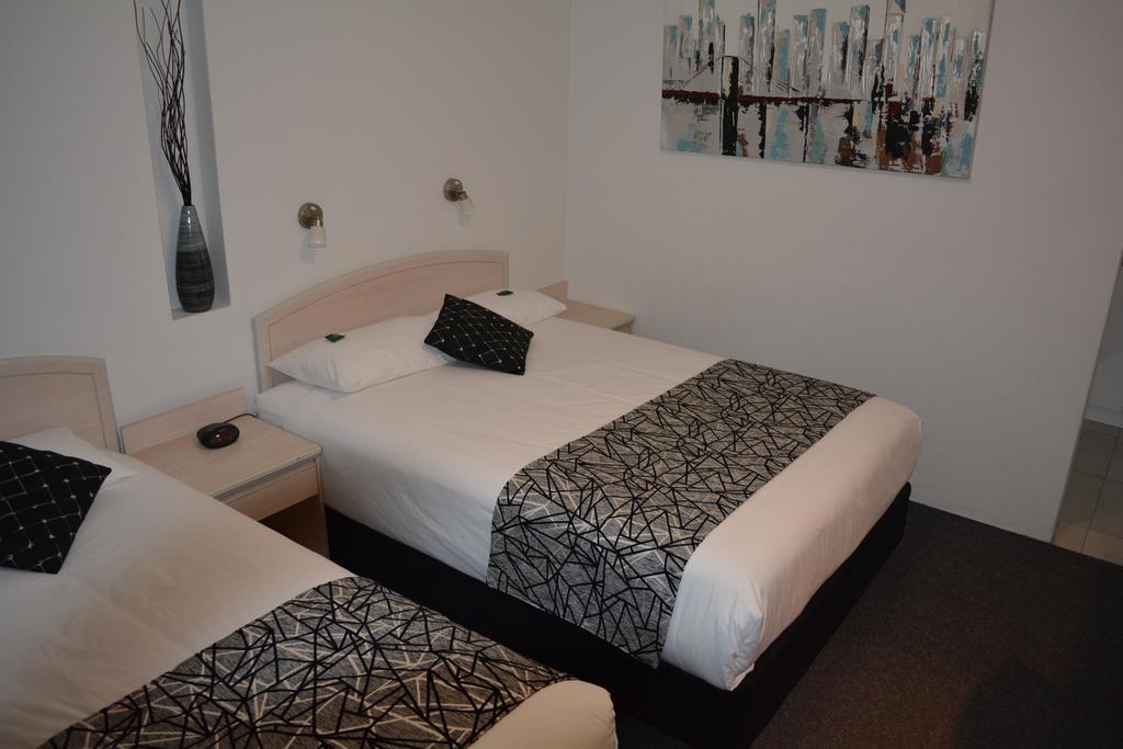 טארי Alabaster Motor Inn מראה חיצוני תמונה