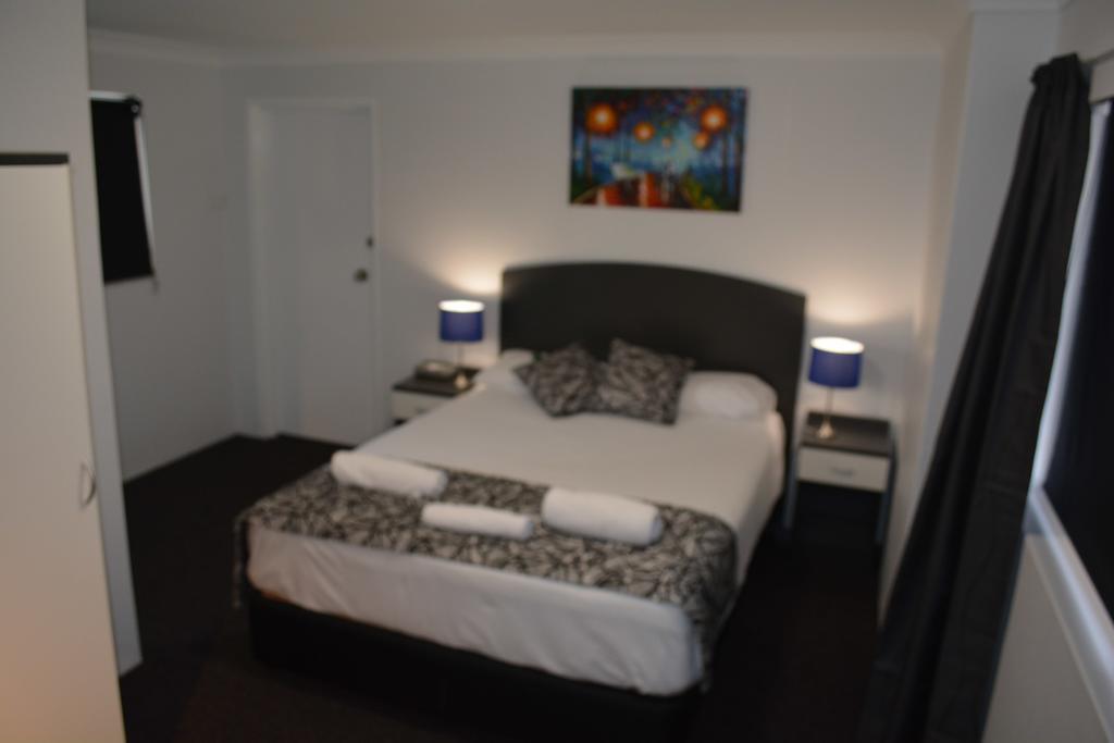 טארי Alabaster Motor Inn מראה חיצוני תמונה