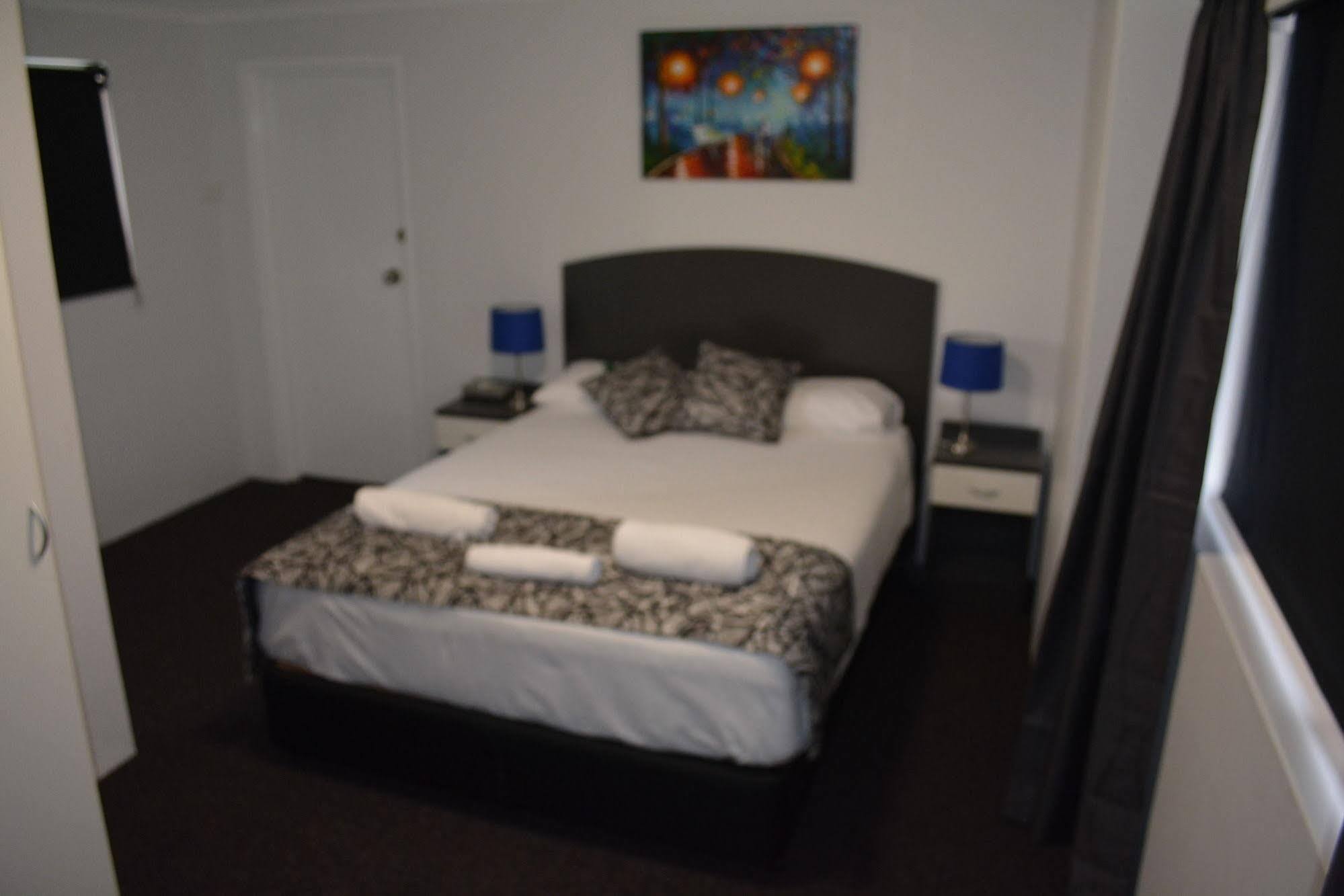 טארי Alabaster Motor Inn מראה חיצוני תמונה
