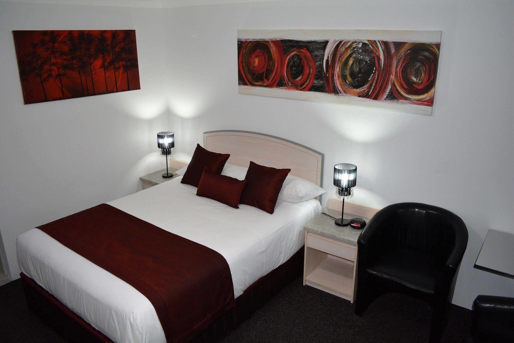 טארי Alabaster Motor Inn מראה חיצוני תמונה