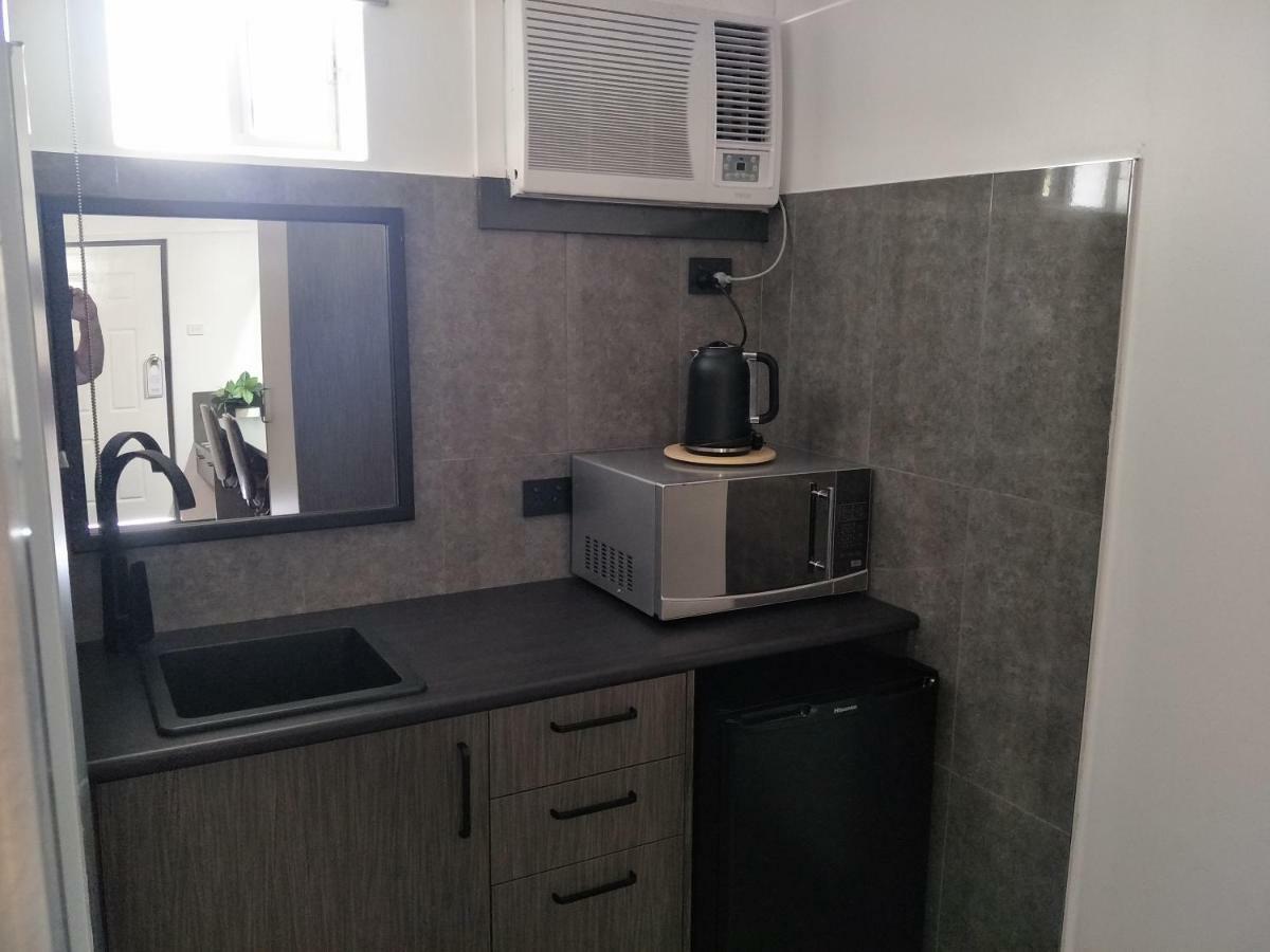 טארי Alabaster Motor Inn מראה חיצוני תמונה
