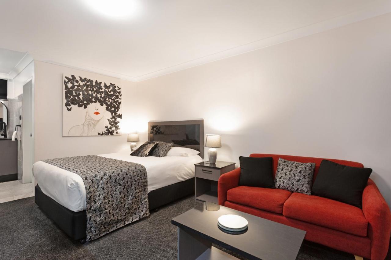 טארי Alabaster Motor Inn מראה חיצוני תמונה