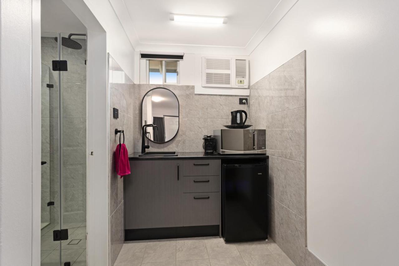 טארי Alabaster Motor Inn מראה חיצוני תמונה