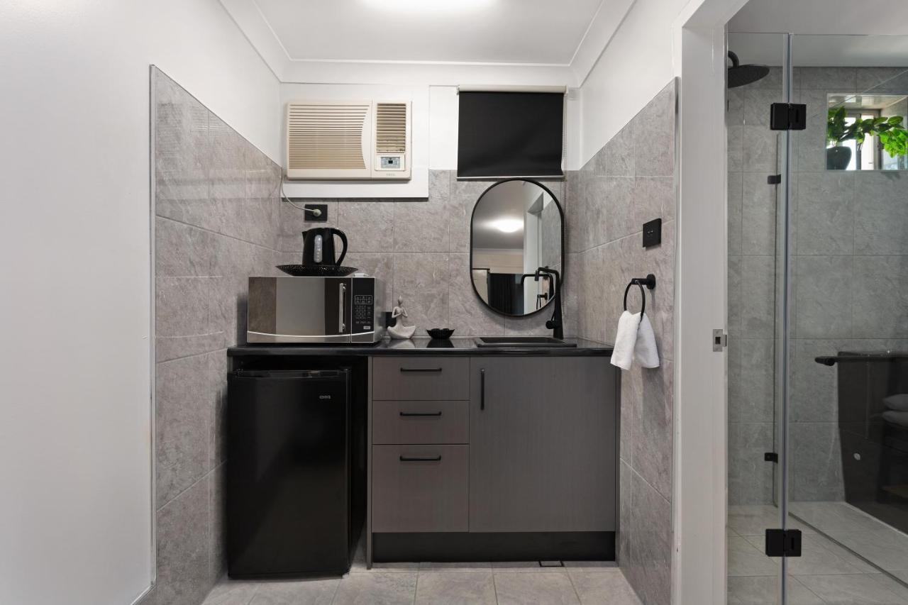 טארי Alabaster Motor Inn מראה חיצוני תמונה
